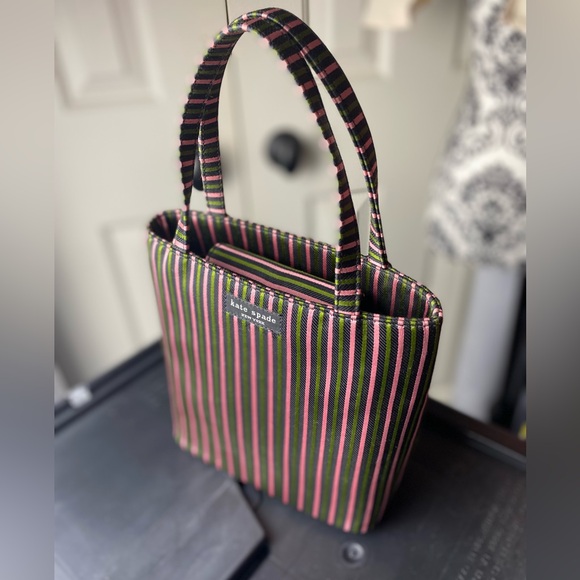 KATE SPADE silk stripe purse. - Picture 5 of 7